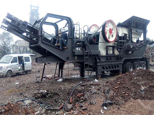 顎式移動(dòng)破碎機(jī)