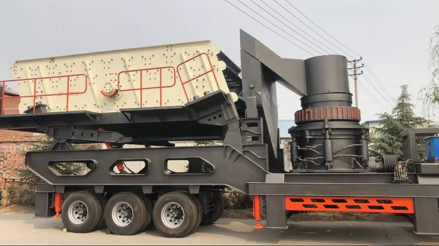 圓錐破移動(dòng)破碎站