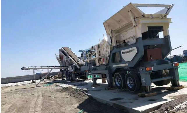 建筑垃圾移動式破碎機(jī)